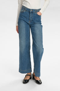 NuParis Cropped Jeans in Light Blue