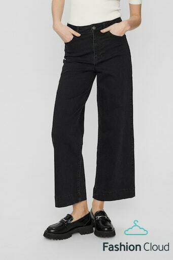 NuParis Cropped Jean in Black